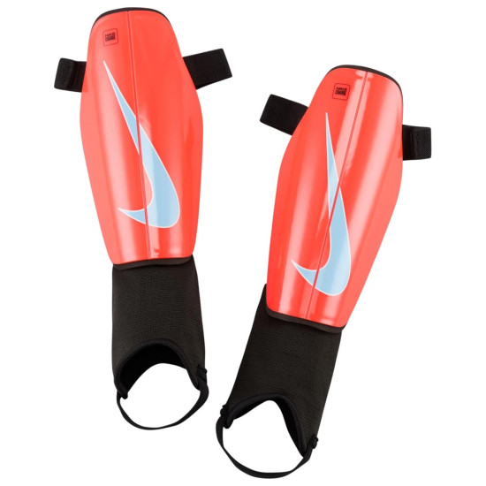 Nike Επικαλαμίδες ποδοσφαίρου Charge Shin Guards Nike Επικαλαμίδες ποδοσφαίρου Charge Shin Guards